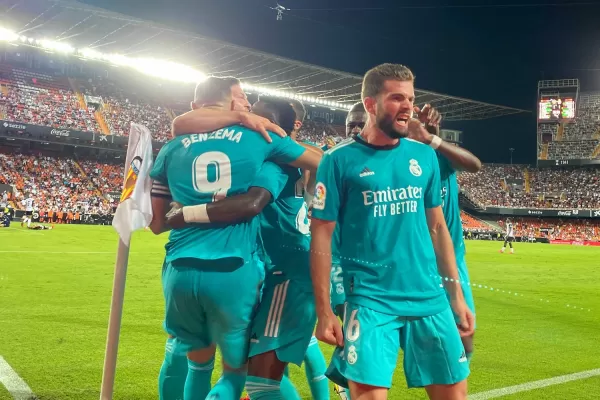 Sobre el final, Real Madrid consiguió un triunfazo en su visita a Valencia