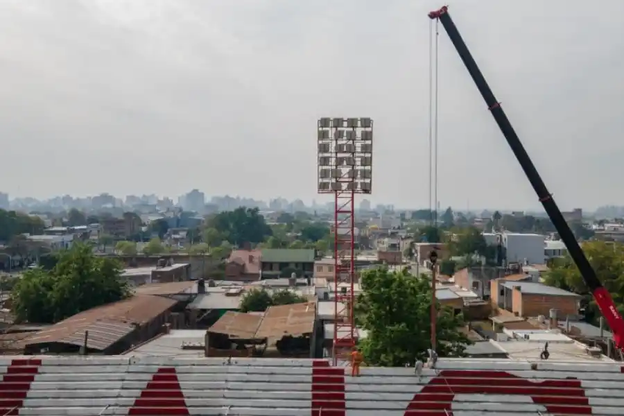 TRIBUNA. Una vista de la obra que se está haciendo. 