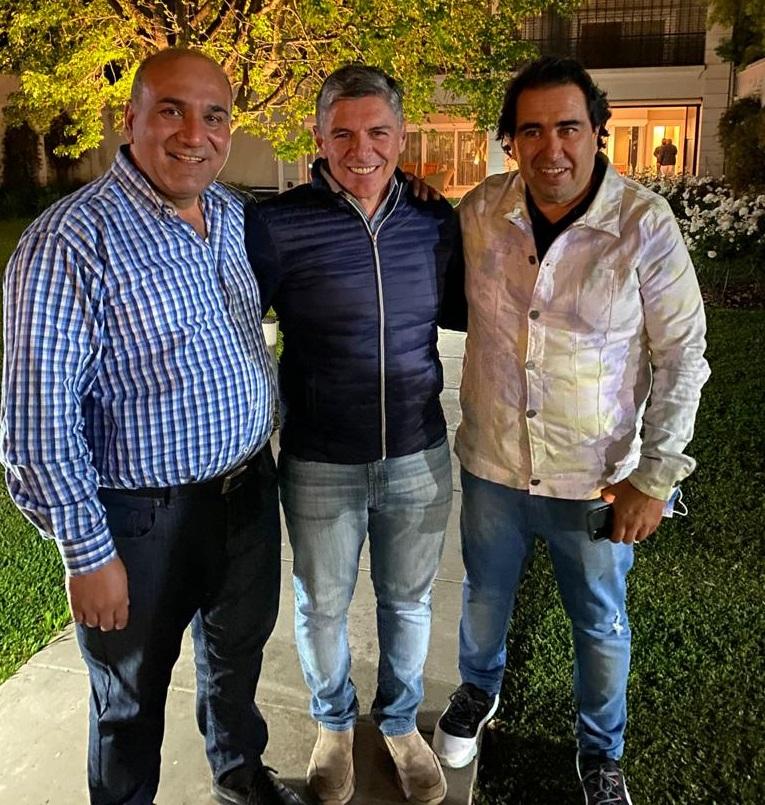 ENCUENTRO PERONISTA. Silman (al centro) posteó la imagen junto a Manzur y al jefe del bloque oficialista, Sergio Mansilla. Foto de Twitter