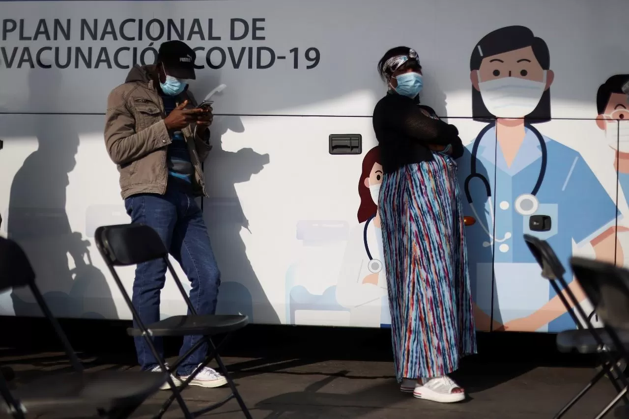 Covid-19: Chile reduce la cuarentena para contagiados o contactos estrechos que estén vacunados