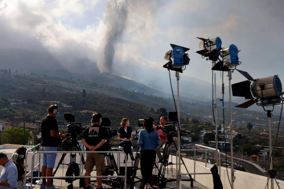 El volcán de Canarias entró en una fase más explosiva