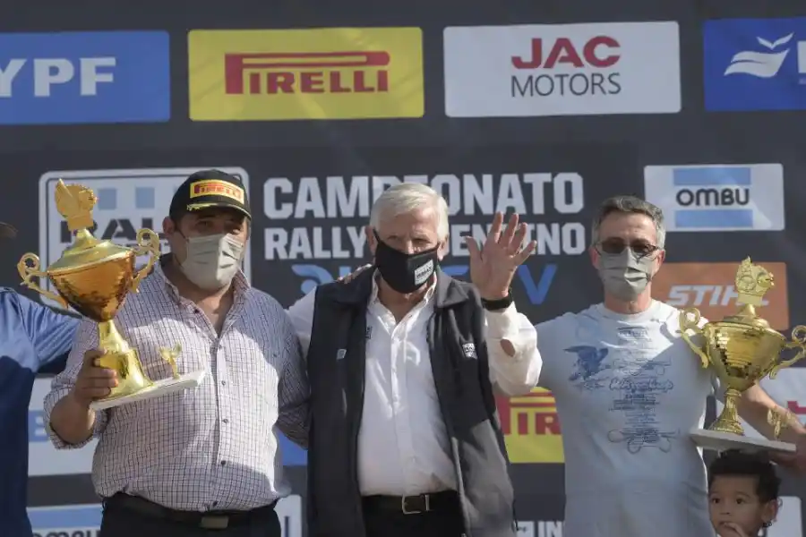 COORDINADOR. Minelli encabeza un equipo de varios integrantes en cada carrera.  