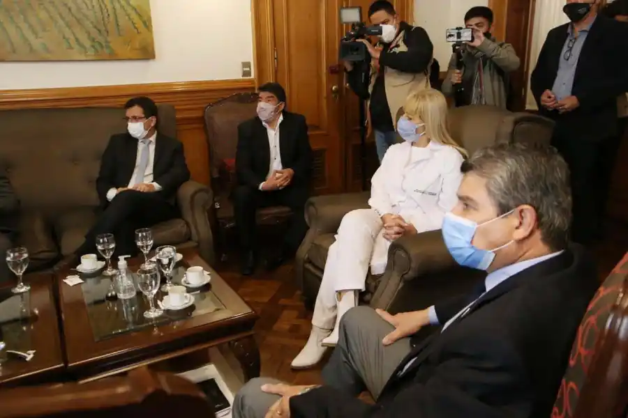 Chahla: No se levantó el uso del barbijo; puede no usarse en lugares abiertos de manera individual”