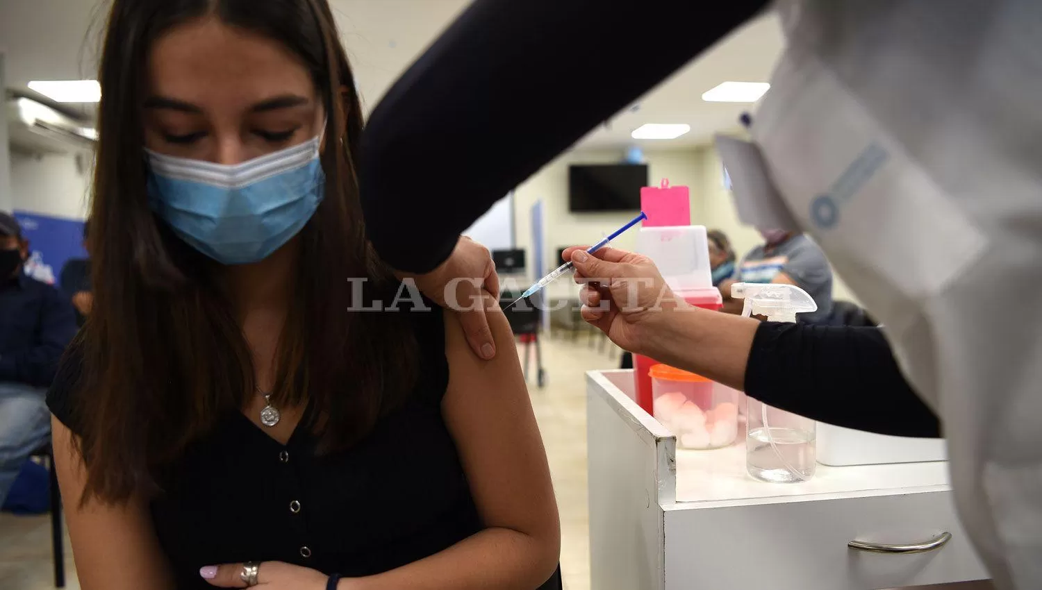 Se abrió la inscripción para vacunar a personas de 16 años en Tucumán
