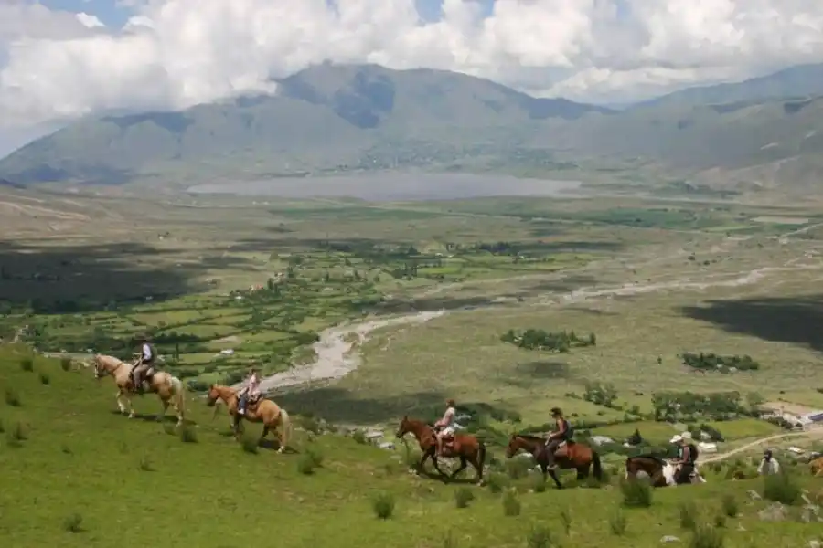CABALGATAS. Es una de las actividades tradicionales de Tafí del Valle. ARCHIVO LA GACETA