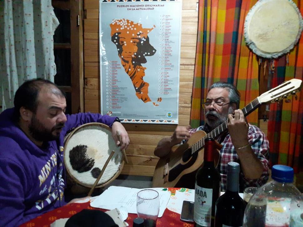 BÚSQUEDA CREATIVA. Ramón Leiva y Paisa Romano, en ensayo.   