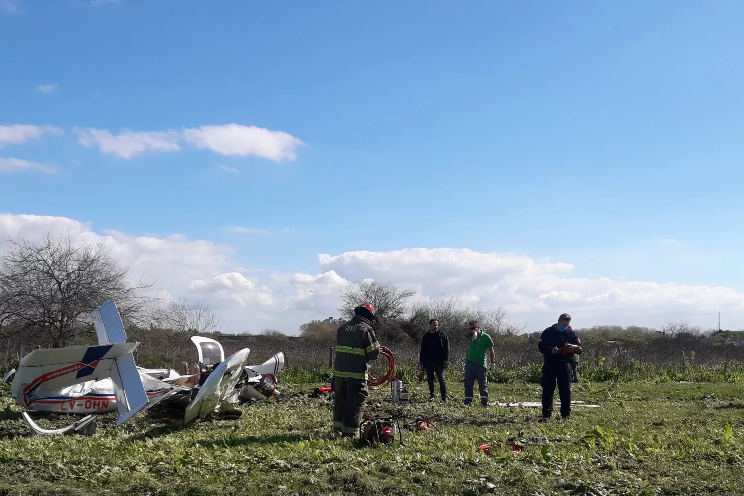 Cayó una avioneta cerca de la Autopista Buenos Aires-La Plata: hay dos muertos