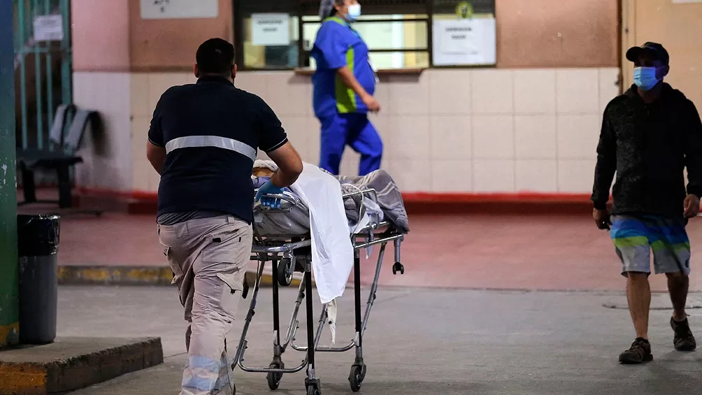 CHILE quiere evitar el colapso de hospitales. FOTO TELAM. 