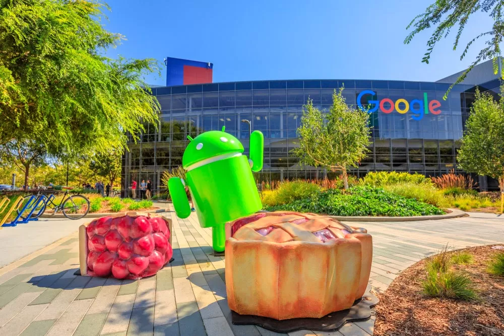 ANDROID. Bruselas acusa a Google de ejercer una posición dominante con su sistema operativo Android