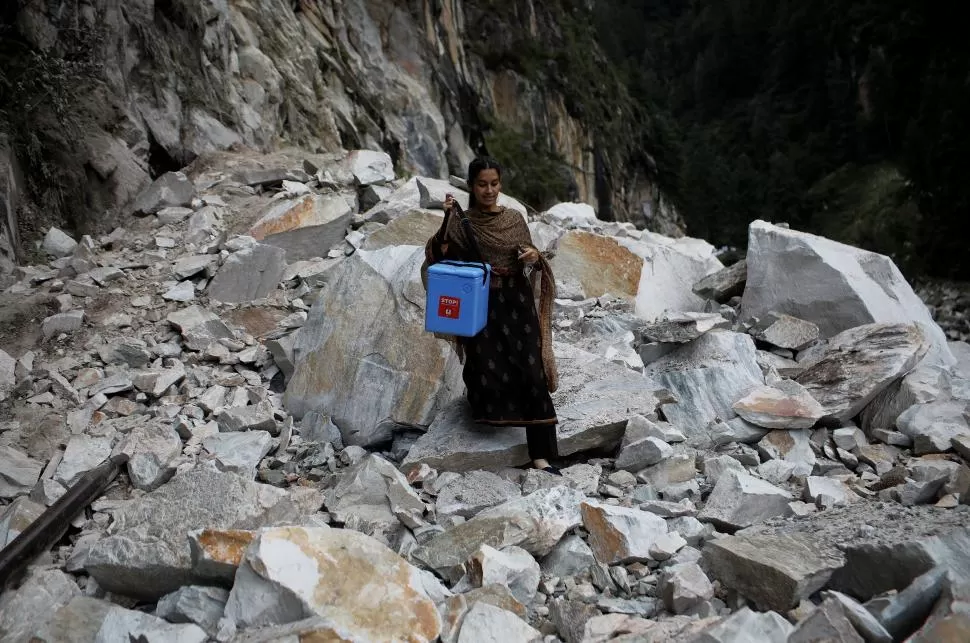 SACRIFICIO. Médicos recorren el Himalaya para vacunar a pobladores. 