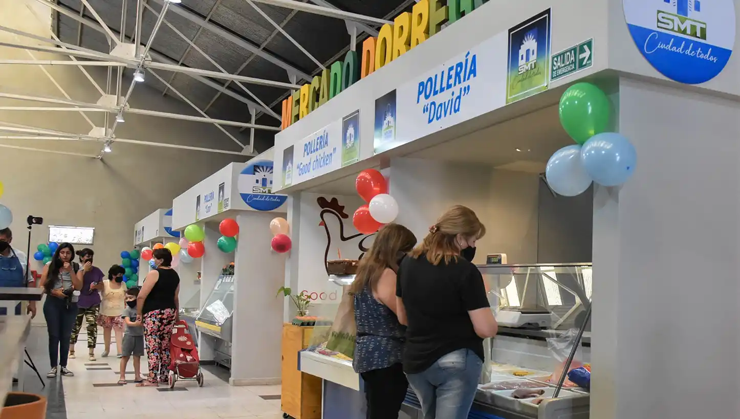 INAUGURACIÓN. Puesteros del Mercado del Norte fueron reubicados en un nuevo espacio.