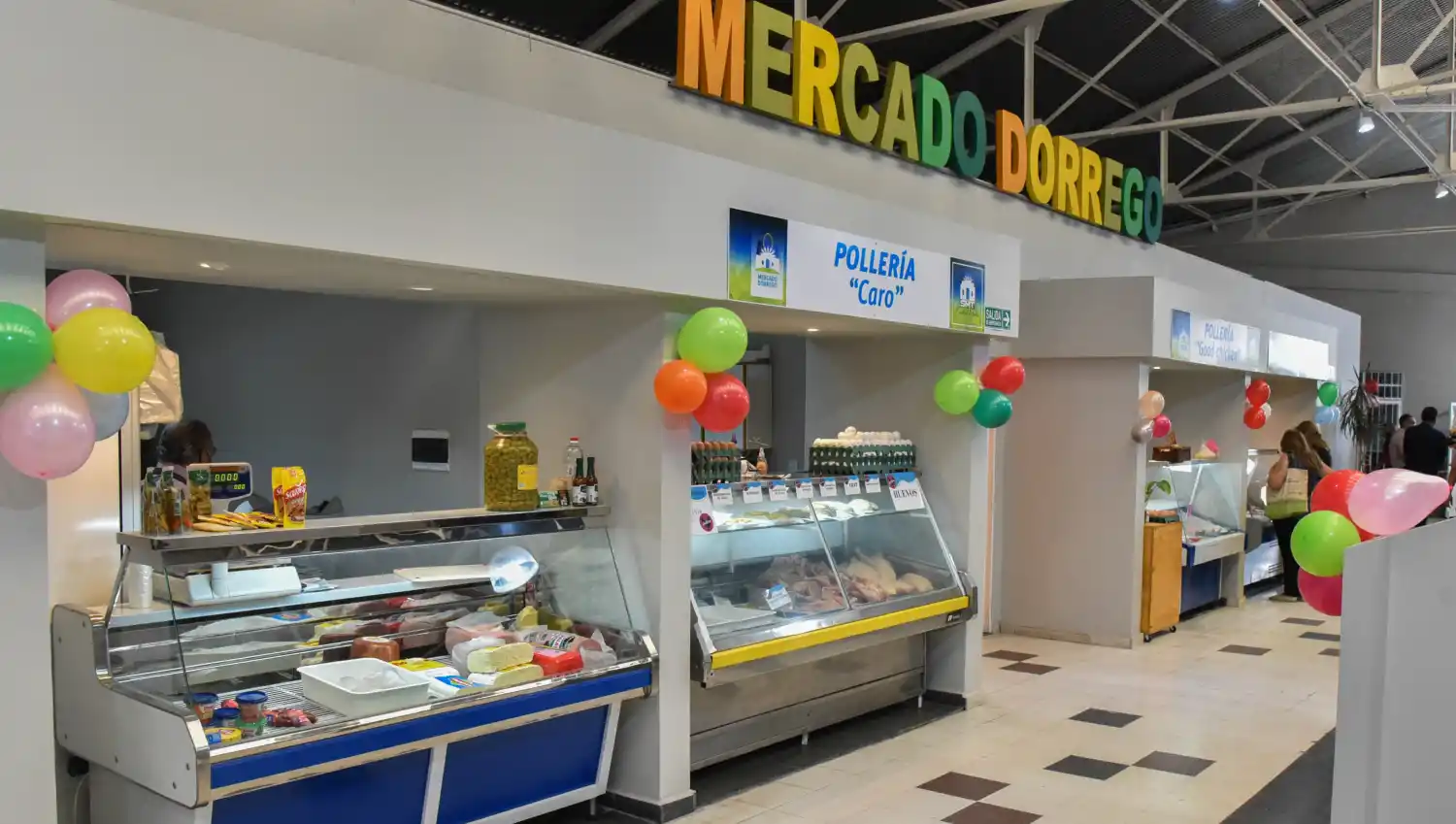 INAUGURACIÓN. Puesteros del Mercado del Norte fueron reubicados en un nuevo espacio.