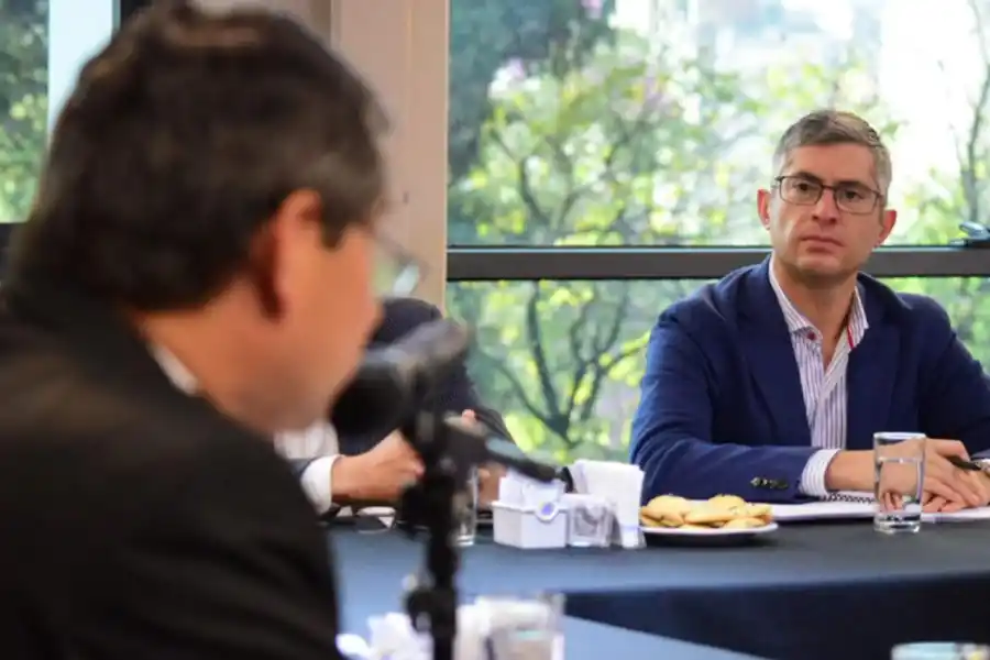 CANELADA. El legislador mira a Maley, en una imagen de archivo. 