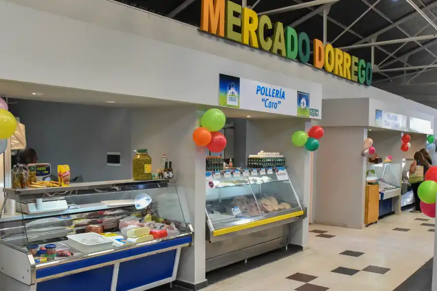 INAUGURACIÓN. Puesteros del Mercado del Norte fueron reubicados en un nuevo espacio.