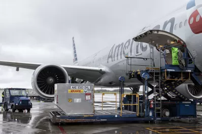 Argentina recibe 1,6 millón de dosis de Pfizer para la vacunación de adolescentes