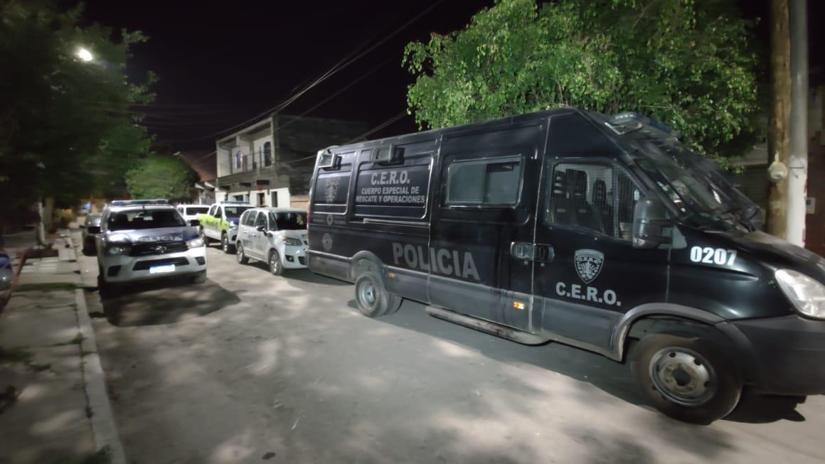 Intensa búsqueda de Rejas: La Policía allanó casas en la Capital, en San Andrés y en Monteros