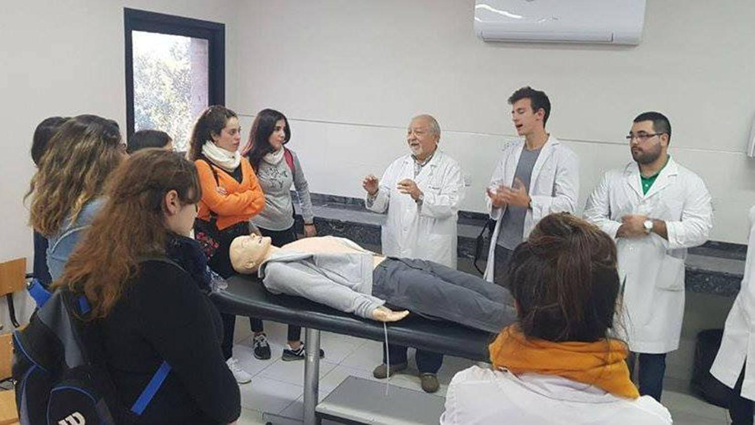 medico dia charla para conocer detalle medicina 913020 005421