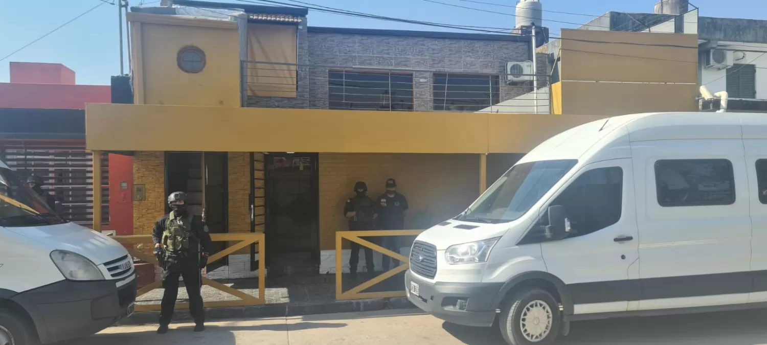 La policía federal vuelve a allanar viviendas en Lules, en búsqueda de droga