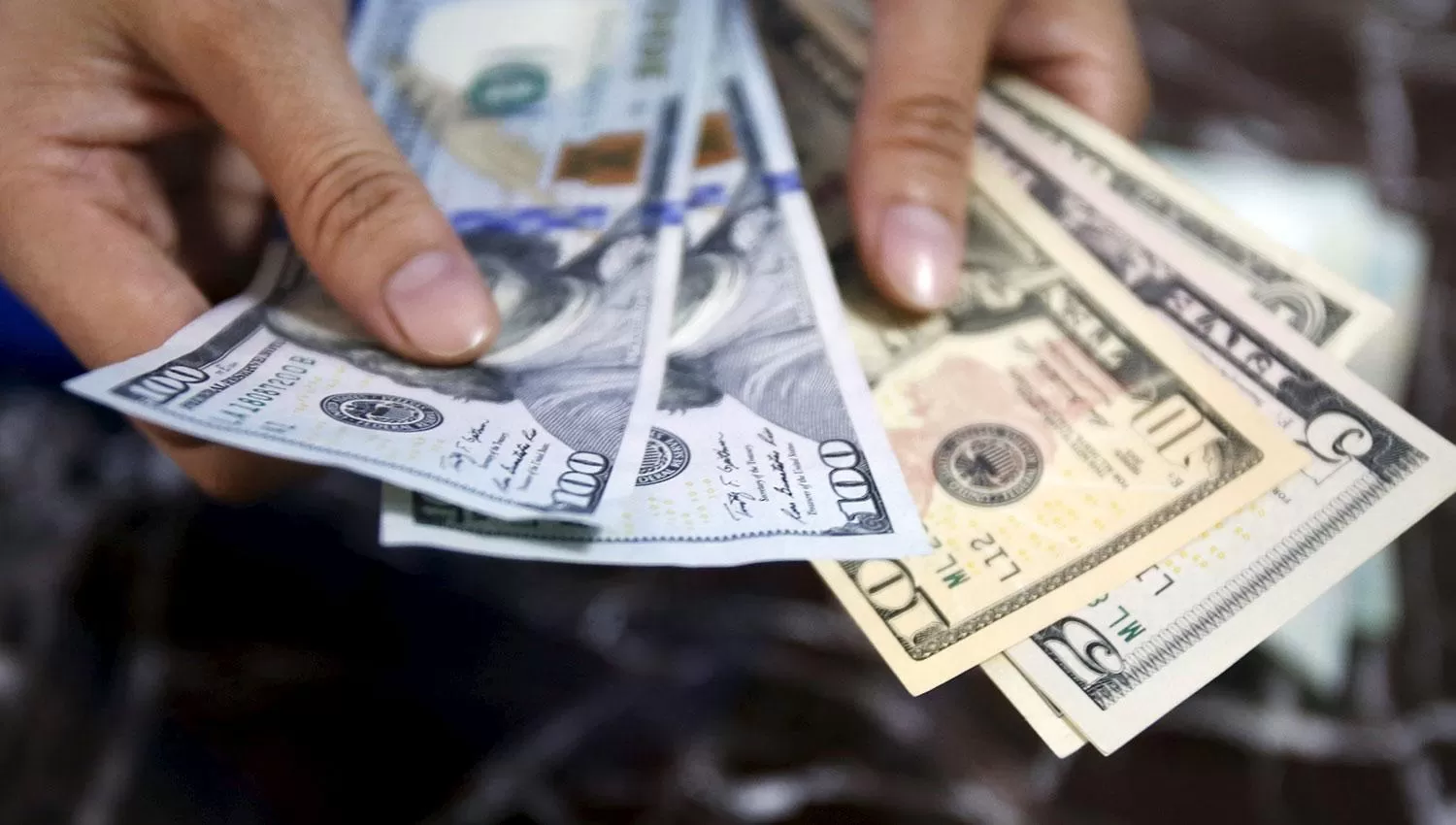 El dólar blue se negocia a $ 186 en la City tucumana