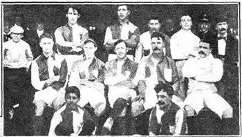 El equipo de 1906 que usó la camiseta.