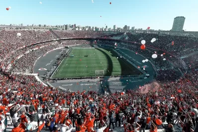 Al Monumental ingresaron unas 20.000 personas más de lo que estaba permitido