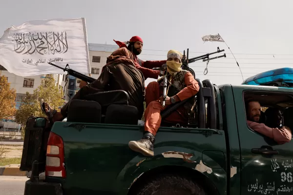 Afganistán está al borde del colapso económico y social