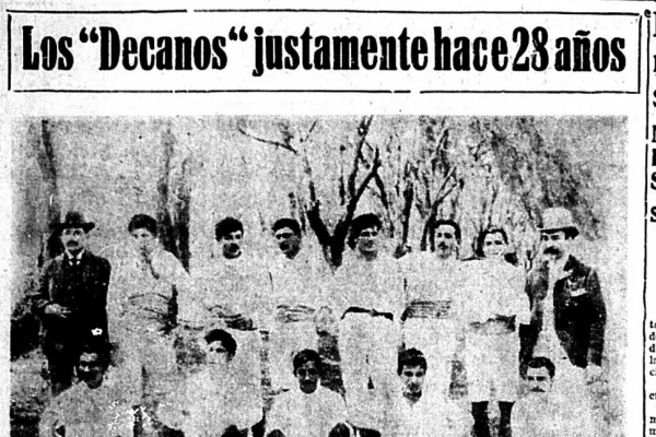 Atlético, como en 1906, recupera el azul y blanco
