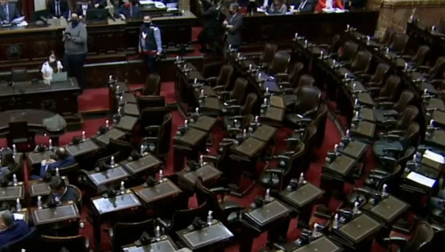 VACÍAS. La oposición decidió ausentarse de la sesión convocada para hoy por el Frente de Todos.
