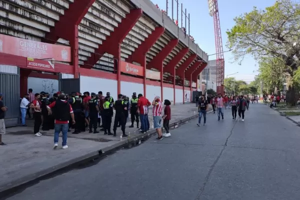 Aforo excedido: El encargado de seguridad de San Martín denunció la venta de entradas falsas