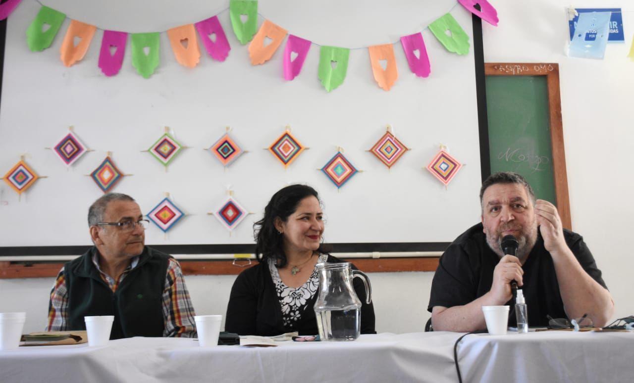 Escritores tucumanos fueron a una escuela para charlar con alumnos