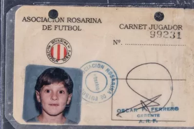 Subastan en Estados Unidos un carnet de usaba Messi en Newells: ¿Cuánto pagarías?