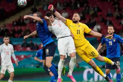 Italia-España y Godoy Cruz-Tigre: hora y TV de los partidos más atractivos de hoy