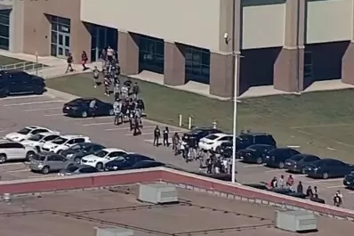 Un tiroteo en una escuela secundaria de Texas deja varios heridos