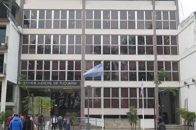 Violó una orden de restricción, abusó de su ex pareja y le dieron prisión preventiva