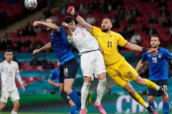Italia-España y Godoy Cruz-Tigre: hora y TV de los partidos más atractivos de hoy