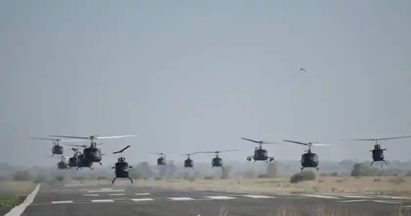 Un espectáculo visual: 14 helicópteros del Ejército Argentino sobrevolaron Yerba Buena