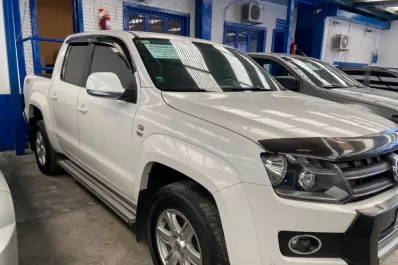 Robaron documentación y dos camionetas de un concesionario