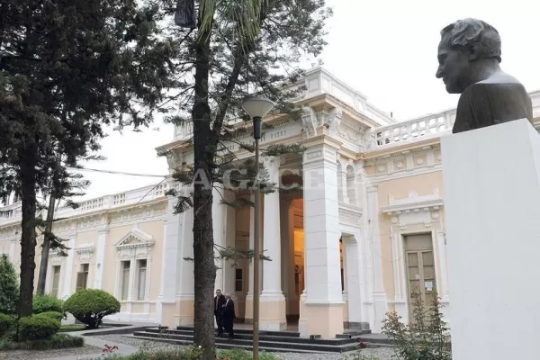 El Gobierno ya no obliga el distanciamiento en las aulas de las universidades