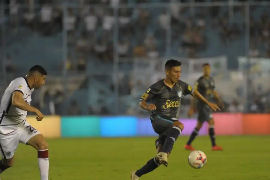 EN 2017. Acosta era parte del equipo cuando pasó seis partidos sin ganar. 