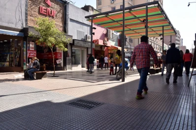 Fin de semana largo: cómo funcionan los servicios y los comercios
