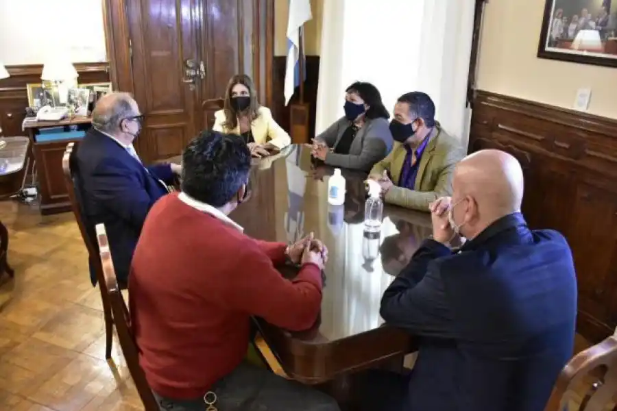 CON UPCN Y ATE. Los ministros Vargas Aignasse y Garvich encabezaron las reuniones en la Casa de Gobierno. Foto: Comunicación Pública