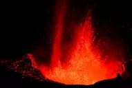 España: la lava del volcán pone en riesgo el espacio aéreo