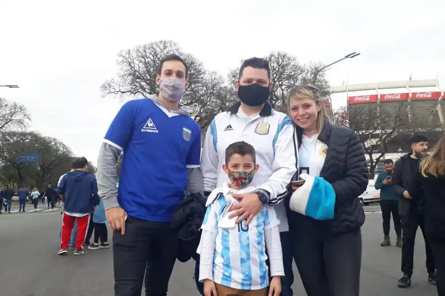 La emoción de los hinchas argentinos por ver a Messi y a la Selección