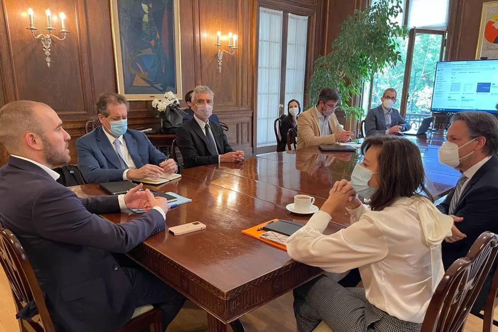 Puja por la deuda: Martín Guzmán se reunió con el staff del FMI en Washington