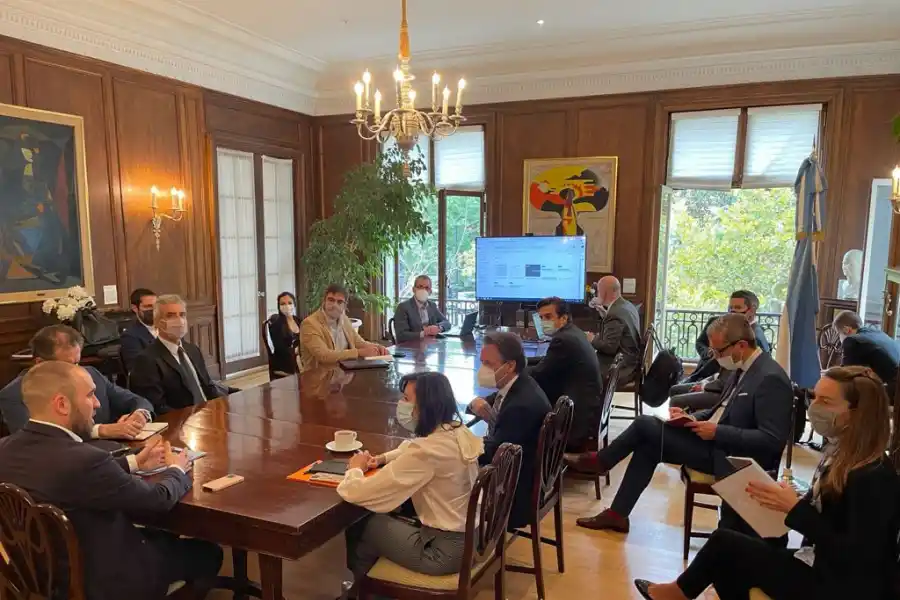 Puja por la deuda: Martín Guzmán se reunió con el staff del FMI en Washington