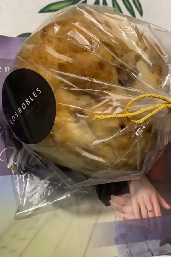 En plena campaña, la Municipalidad regala cajas con queso, dulce y vino por el Día de la Madre