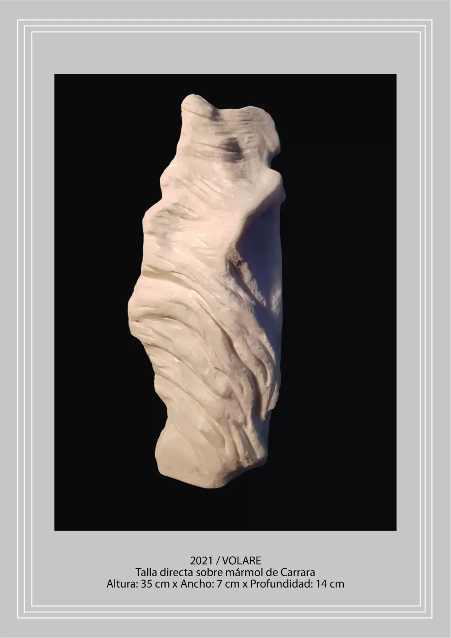 “VOLARE”. Un trabajo de Mariela Martin en mármol de carrara. FOTO GENTILEZA DE MARIELA MARTIN