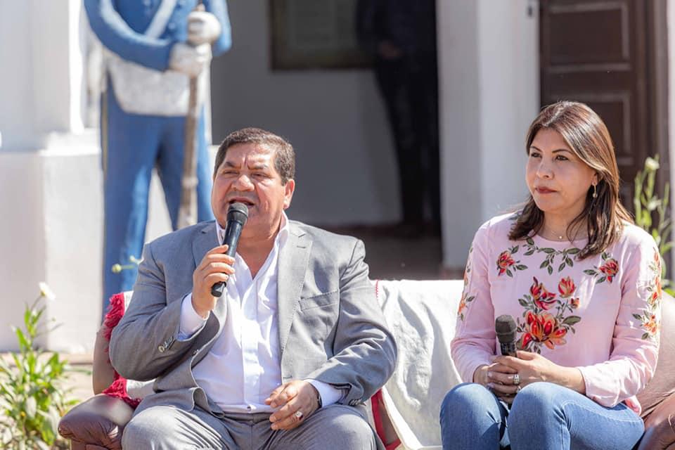 José Orellana, intendente de Famaillá, y su esposa, la legisladora Sandra Mendoza. Foto de Facebook