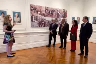 En Nueva York, Manzur visitó la exposición Ese Día, que conmemora el ataque a la AMIA