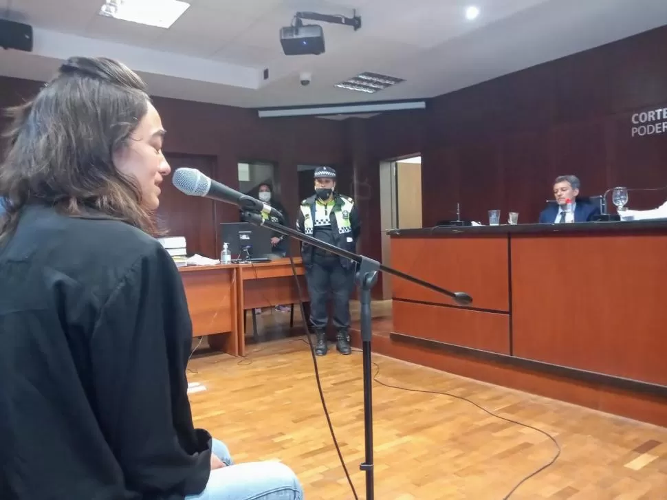 “YA NO ESPERO NADA, NO PUEDO CERRAR ESTO”. Nadia Fucilieri, durante sus últimas palabras frente al tribunal que resolvió condenarla a perpetua.  